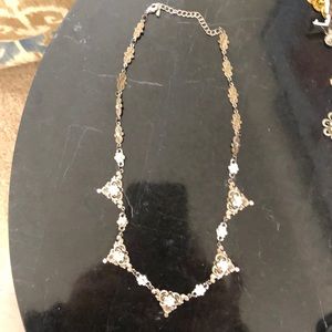VINTAGE LOOK NECKLACE